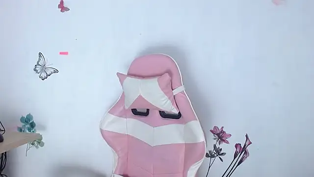 Snapshot of helen_kinett chatting on 21, 2, 2026 helen kinett online show from 21, 2, 2026