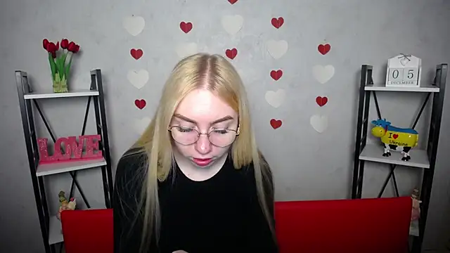 BeatriceFly online show from 5, 12, 2024