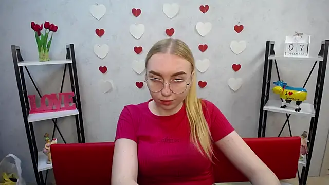 BeatriceFly online show from 7, 12, 2024