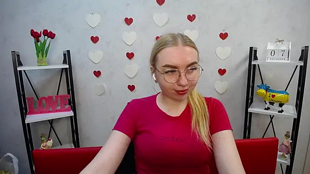 BeatriceFly online show from 7, 12, 2024