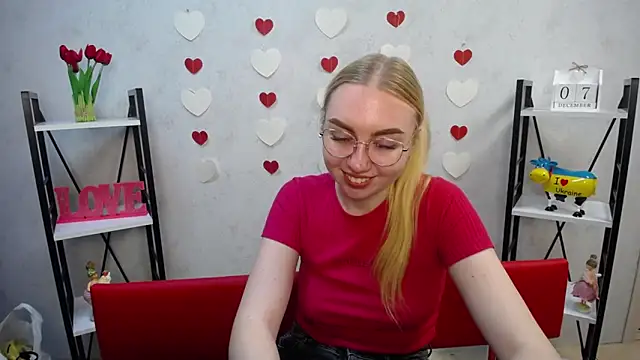 BeatriceFly online show from 7, 12, 2024