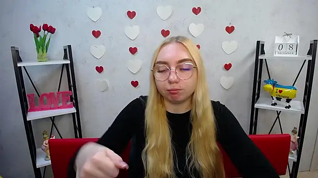 BeatriceFly online show from 8, 12, 2024