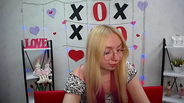 BeatriceFly online show from 13, 9, 2025