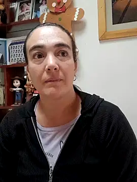 Snapshot of skayhot_ chatting on 5, 12, 2025 skayhot online show from 5, 12, 2025