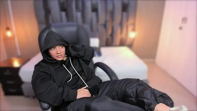 miichael black online show from 19, 12, 2024