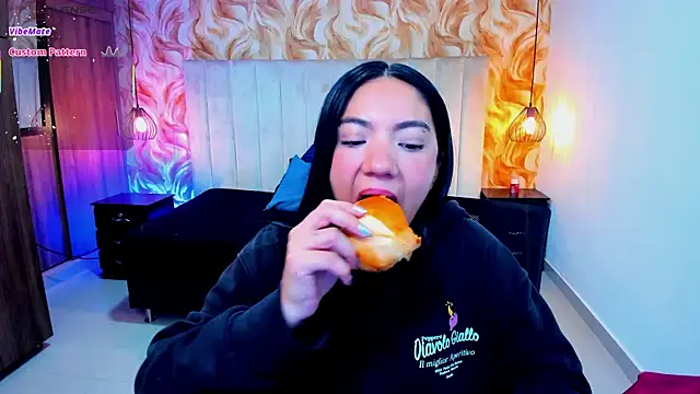 Snapshot of miichael_black chatting on 31, 3, 2026 miichael black online show from 31, 3, 2026