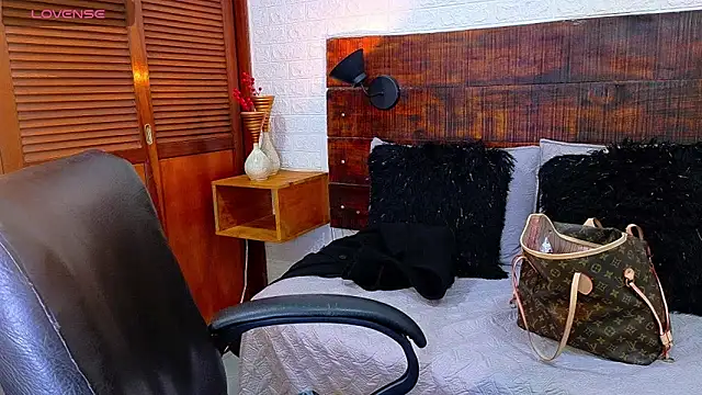 Snapshot of Celeste_sanz chatting on 28, 9, 2025 Celeste sanz online show from 28, 9, 2025