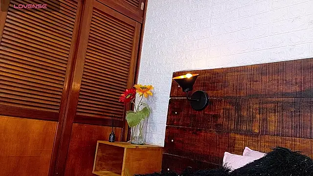 Snapshot of Celeste_sanz chatting on 9, 10, 2025 Celeste sanz online show from 9, 10, 2025