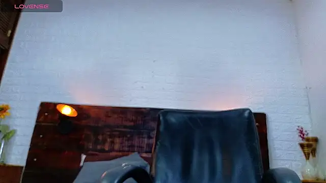 Snapshot of Celeste_sanz chatting on 12, 11, 2025 Celeste sanz online show from 12, 11, 2025