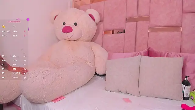 Snapshot of emily_daarell chatting on 31, 3, 2026 emily daarell online show from 31, 3, 2026