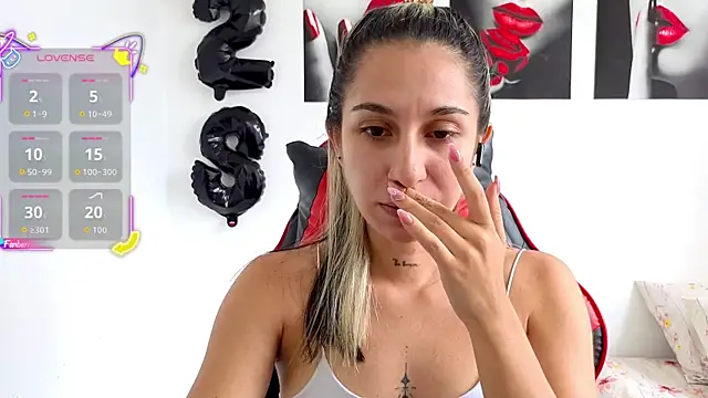 Snapshot of tammyandrade_ chatting on 15, 9, 2025 tammyandrade  online show from 15, 9, 2025