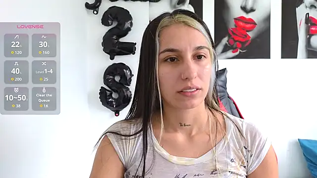 Snapshot of tammyandrade_ chatting on 8, 10, 2025 tammyandrade  online show from 8, 10, 2025