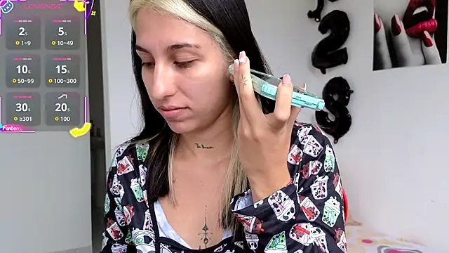 Snapshot of tammyandrade_ chatting on 17, 10, 2025 tammyandrade  online show from 17, 10, 2025