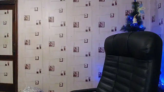 Snapshot of TasyaBigTTs chatting on 1, 1, 2025 TasyaBigTTs online show from 1, 1, 2025