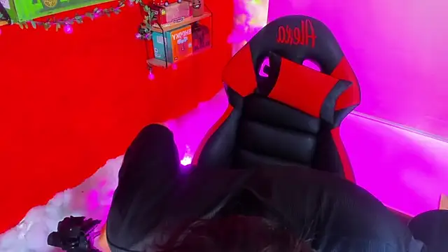 LilOwen  online show from 15, 9, 2025