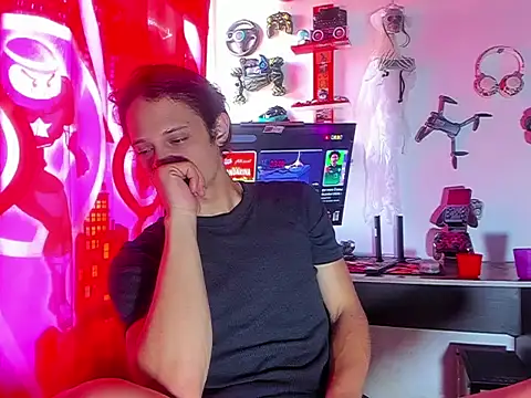 LilOwen  online show from 11, 6, 2026