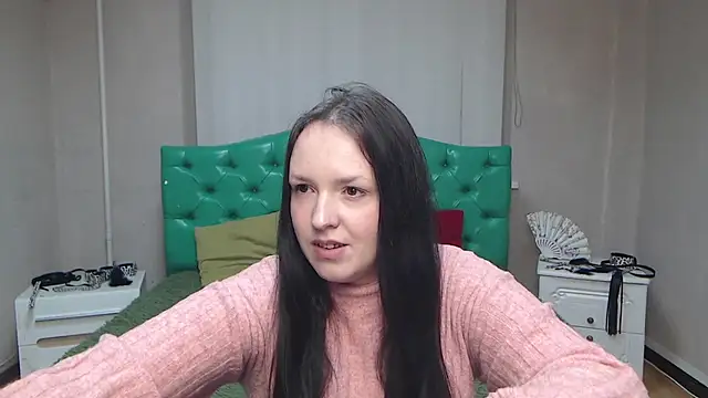 IsabelBlackberry online show from 6, 12, 2024