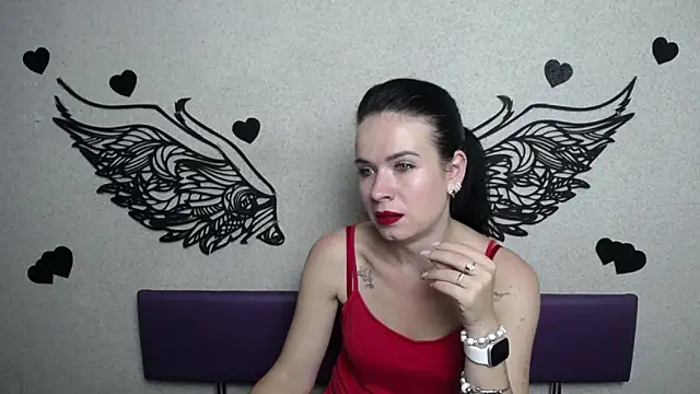 JasmineKouch online show from 19, 9, 2025