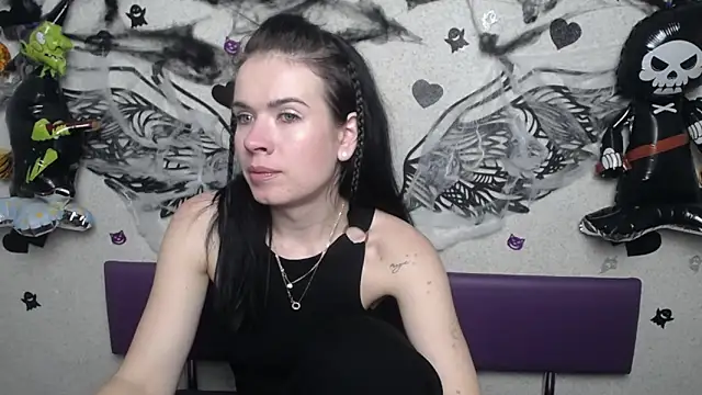 JasmineKouch online show from 2, 11, 2025