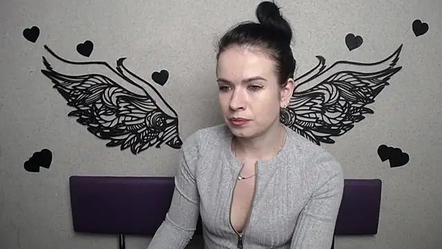 JasmineKouch online show from 5, 12, 2025