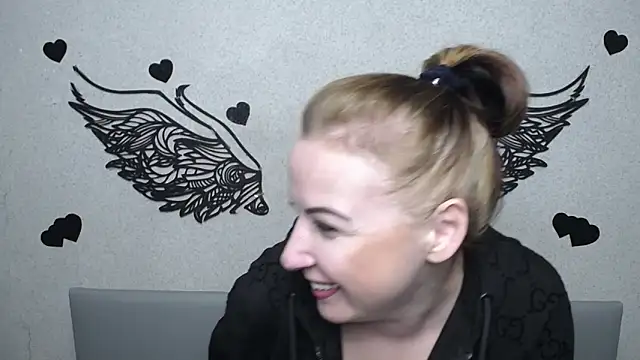 Snapshot of ElizabethSho chatting on 16, 5, 2026 ElizabethSho online show from 16, 5, 2026