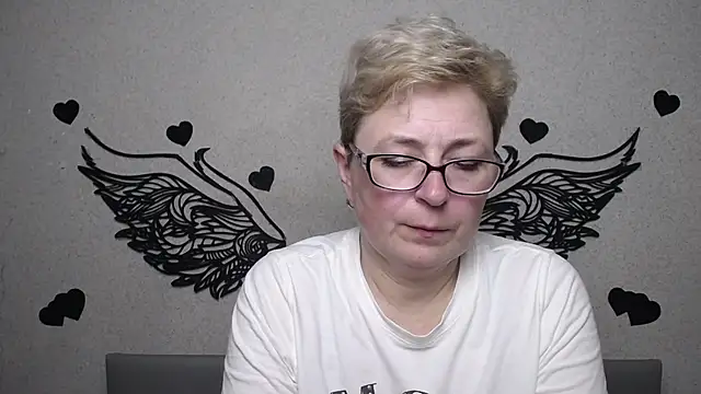 Snapshot of EmiliaGree chatting on 17, 5, 2026 EmiliaGree online show from 17, 5, 2026