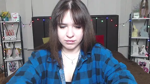 LauraHlot online show from 10, 2, 2025