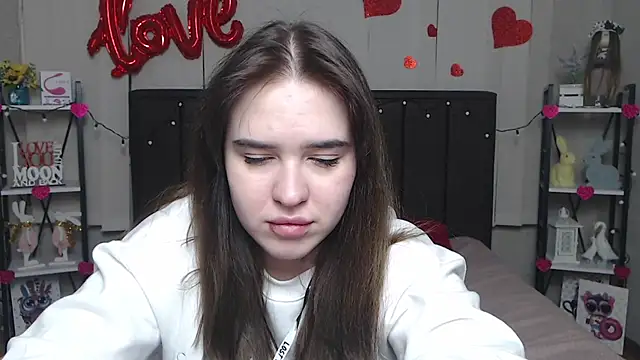 LauraHlot online show from 7, 3, 2025