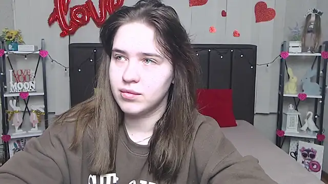 LauraHlot online show from 10, 3, 2025