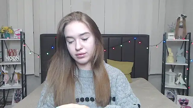 LauraHlot online show from 10, 9, 2025