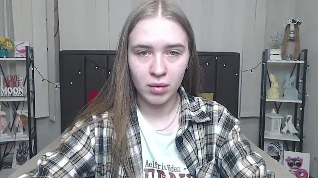 LauraHlot online show from 11, 9, 2025