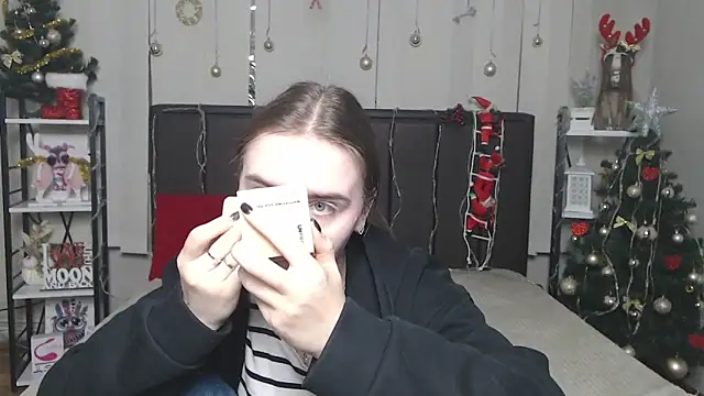 LauraHlot online show from 15, 12, 2025