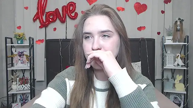 LauraHlot online show from 5, 2, 2026