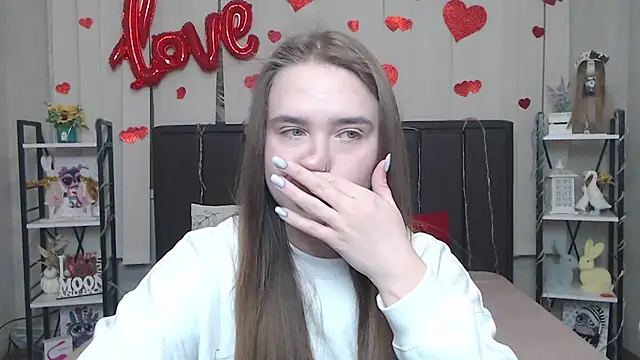 LauraHlot online show from 9, 2, 2026