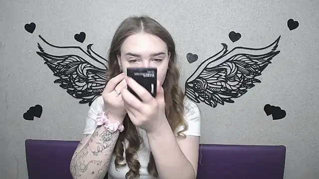 LauraHlot online show from 29, 4, 2026