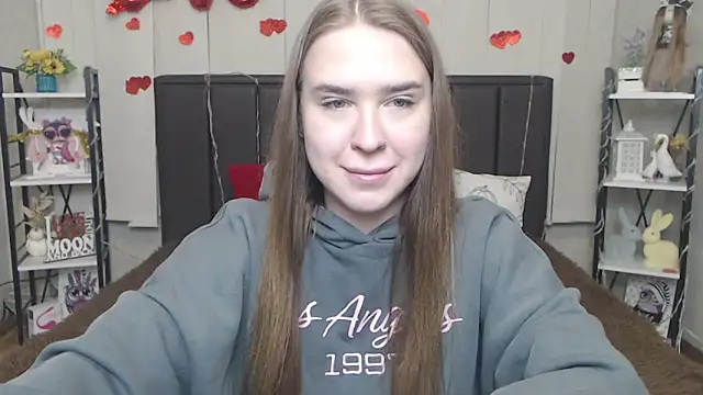 LauraHlot online show from 3, 5, 2026