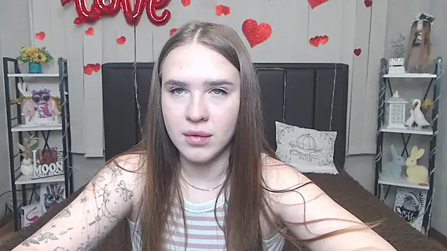 LauraHlot online show from 8, 5, 2026