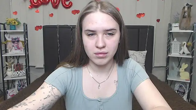 LauraHlot online show from 9, 5, 2026