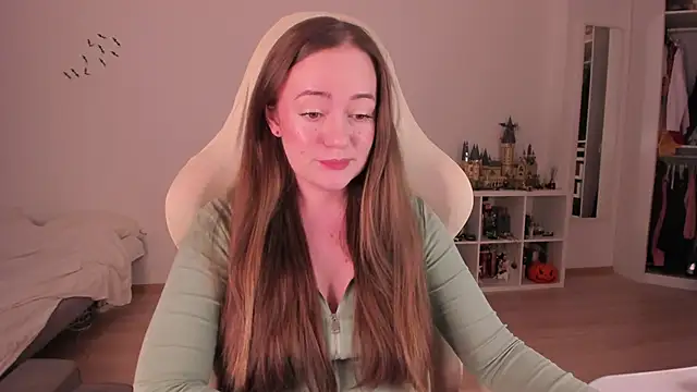 WalkingGirl online show from 13, 12, 2025