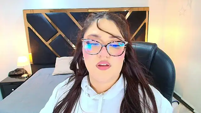 Camiila Osorio online show from 30, 4, 2026