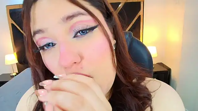 Camiila Osorio online show from 7, 5, 2026