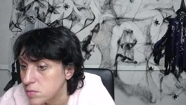 Snapshot of LuciaMii chatting on 22, 10, 2025 LuciaMii online show from 22, 10, 2025