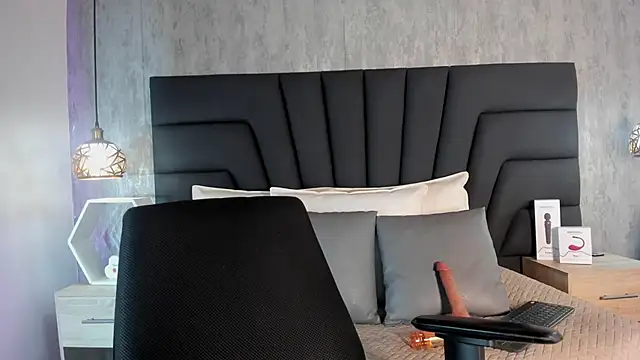 SARA STONE17 online show from 23, 1, 2025