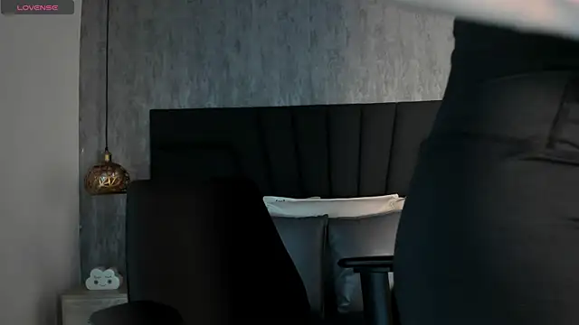 SARA STONE17 online show from 10, 2, 2025