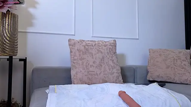 anellejones online show from 18, 12, 2025