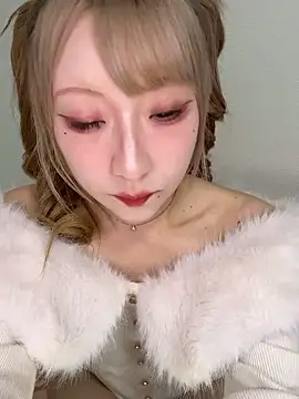 Snapshot of alice__1111 chatting on 1, 4, 2026 alice 1111 online show from 1, 4, 2026