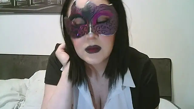 Snapshot of LaDamaNeraa chatting on 20, 10, 2025 LaDamaNeraa online show from 20, 10, 2025