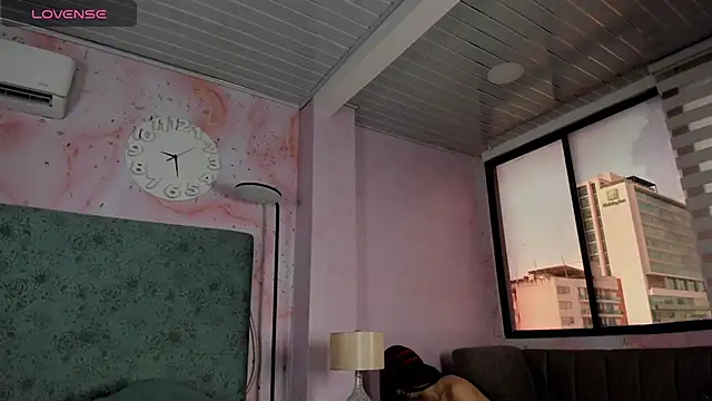 JESSI NAOMI online show from 22, 12, 2025