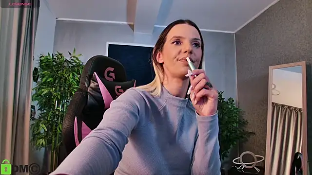 CaraBlake online show from 18, 9, 2025