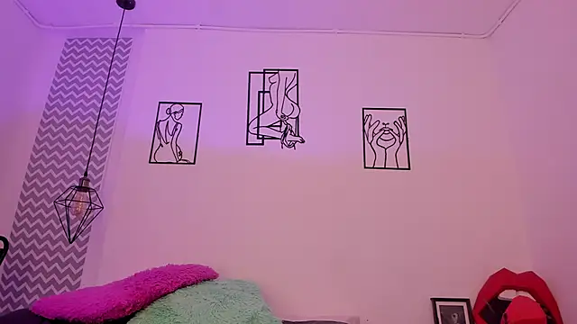 Snapshot of cloehonney chatting on 12, 9, 2025 cloehonney online show from 12, 9, 2025